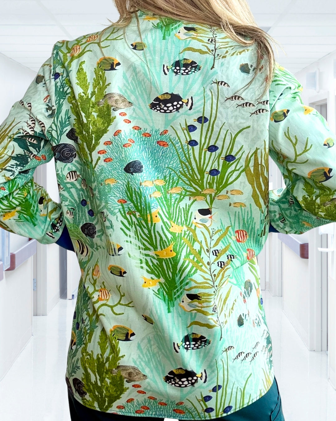 Great Barrier Reef - Mandarin Collar Tropical Scrub Jacket